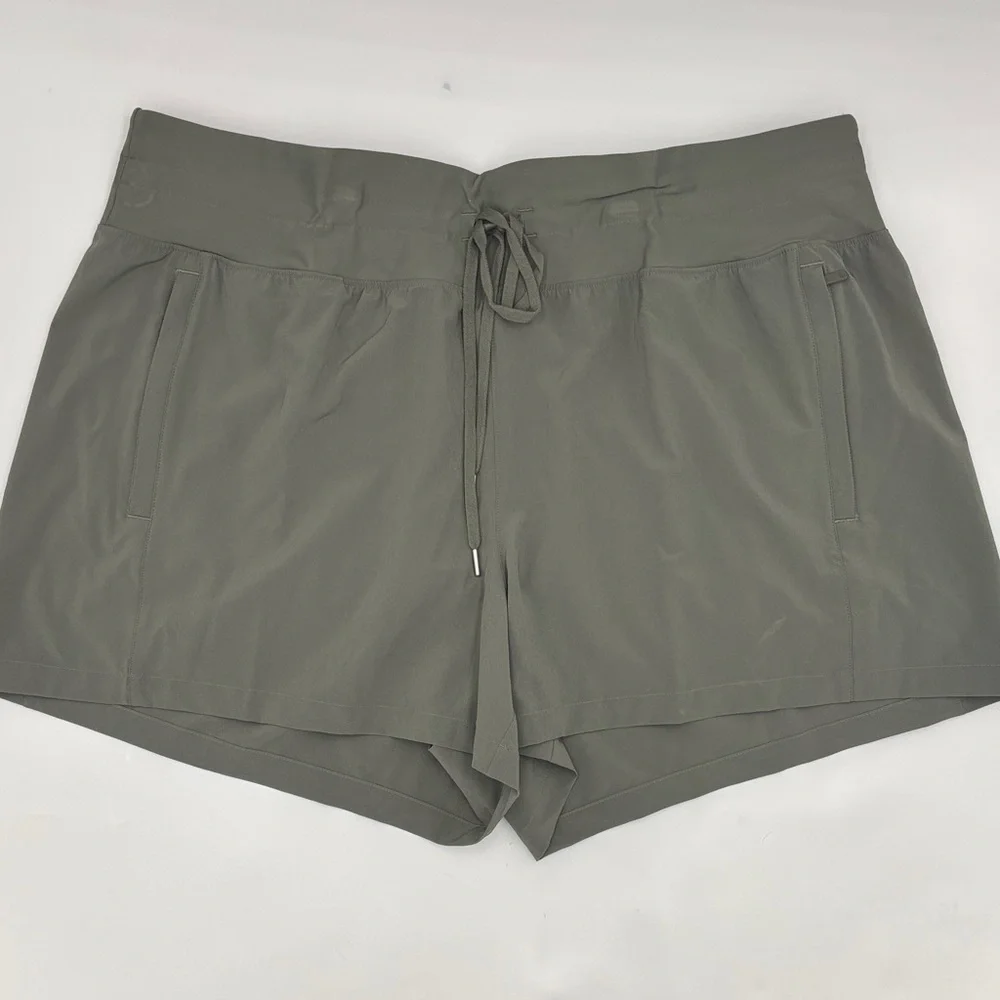 CALIA Effortless Truelight 4” Shorts in Muted Green - Picture 1 of 7